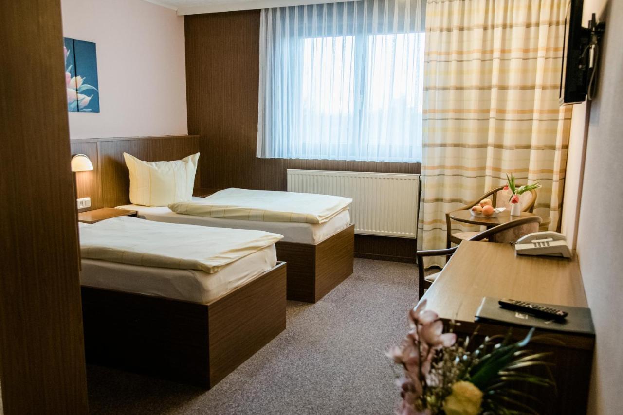 Hotel Mueller Genthin Ngoại thất bức ảnh