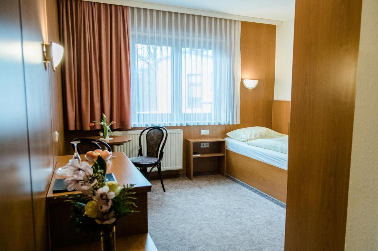 Hotel Mueller Genthin Ngoại thất bức ảnh