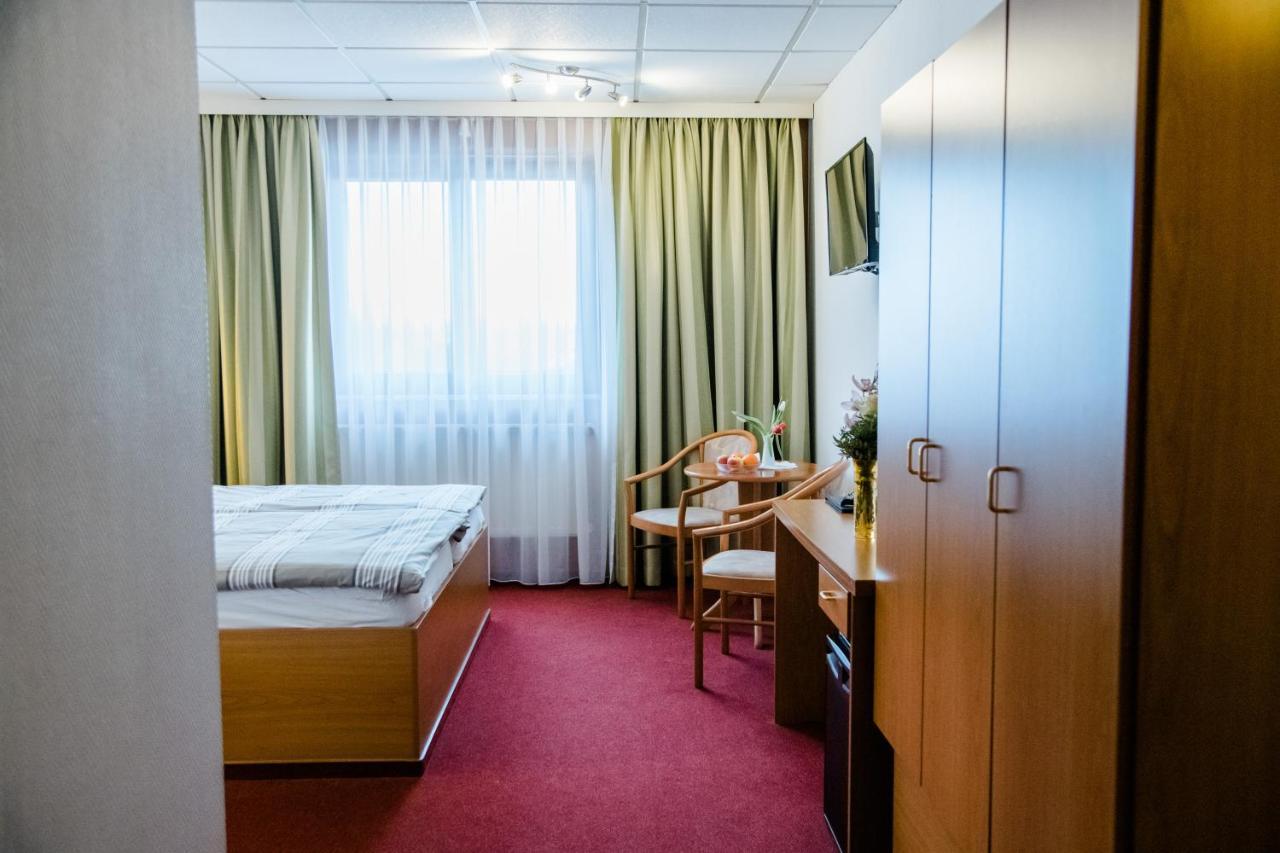 Hotel Mueller Genthin Ngoại thất bức ảnh