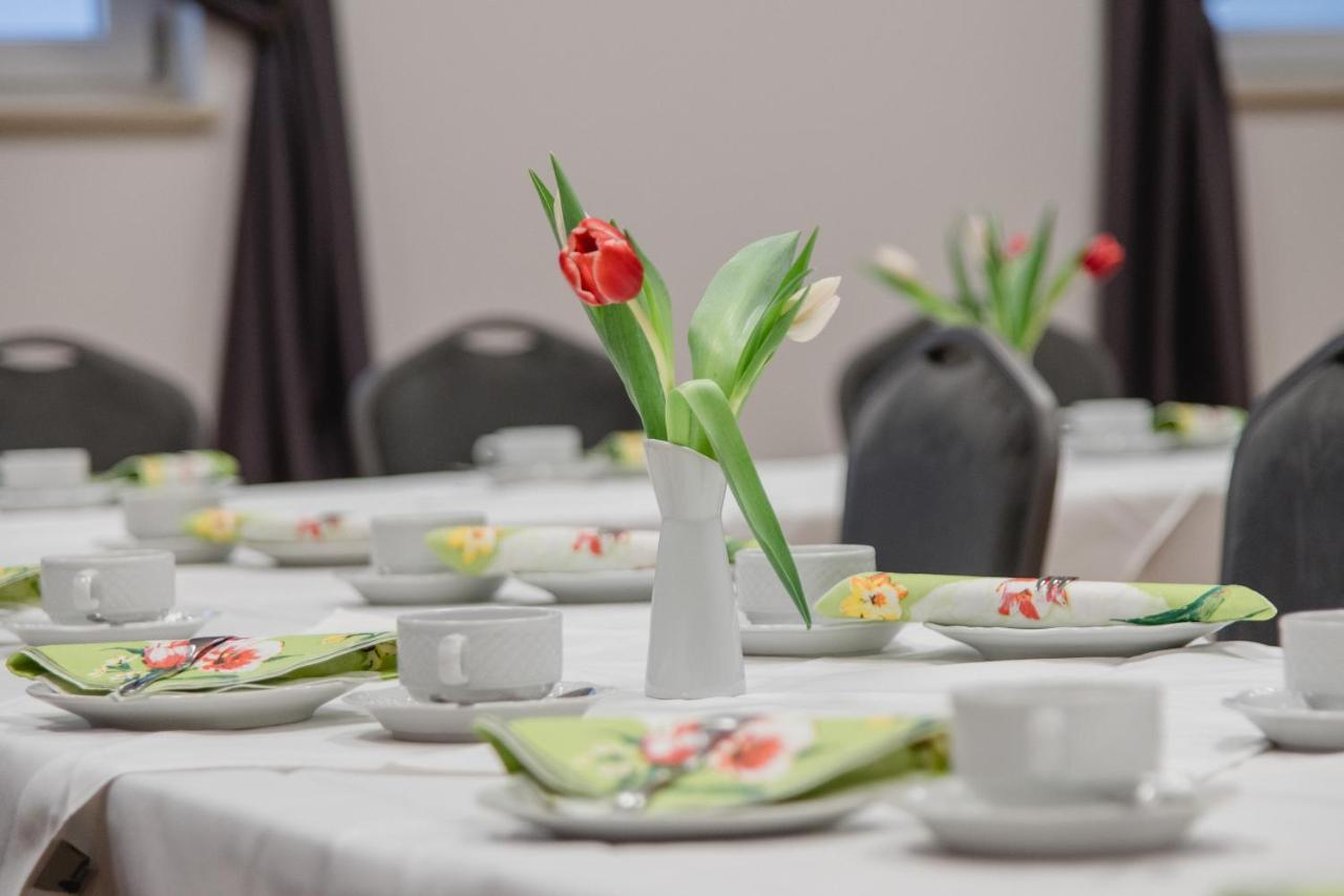 Hotel Mueller Genthin Ngoại thất bức ảnh